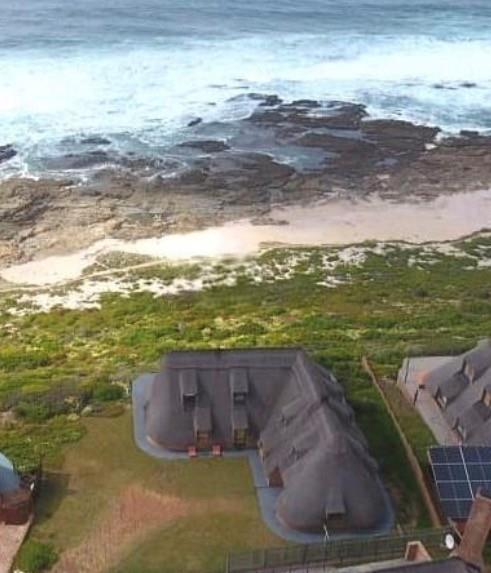 To Let 4 Bedroom Property for Rent in Stilbaai Western Cape